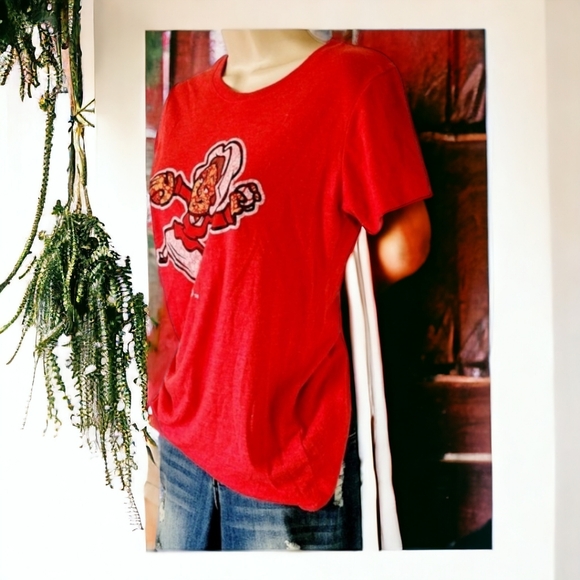 Red retro graphic print baseball tee women's size medium - Picture 3 of 7